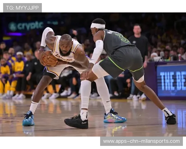 詹姆斯外线三分命中，湖人以老将经验拿下比赛